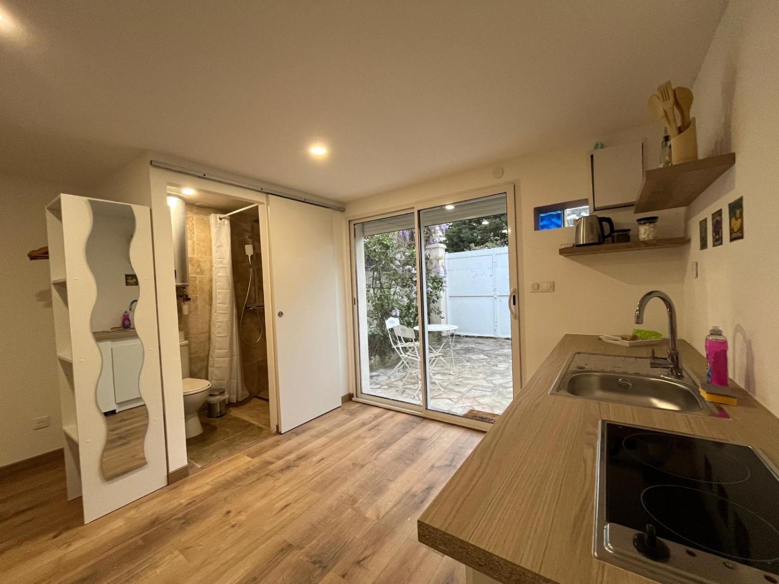 Studio Avec Clim Et Terrasse Proche Du Centre Ville D'อาวีญง ภายนอก รูปภาพ