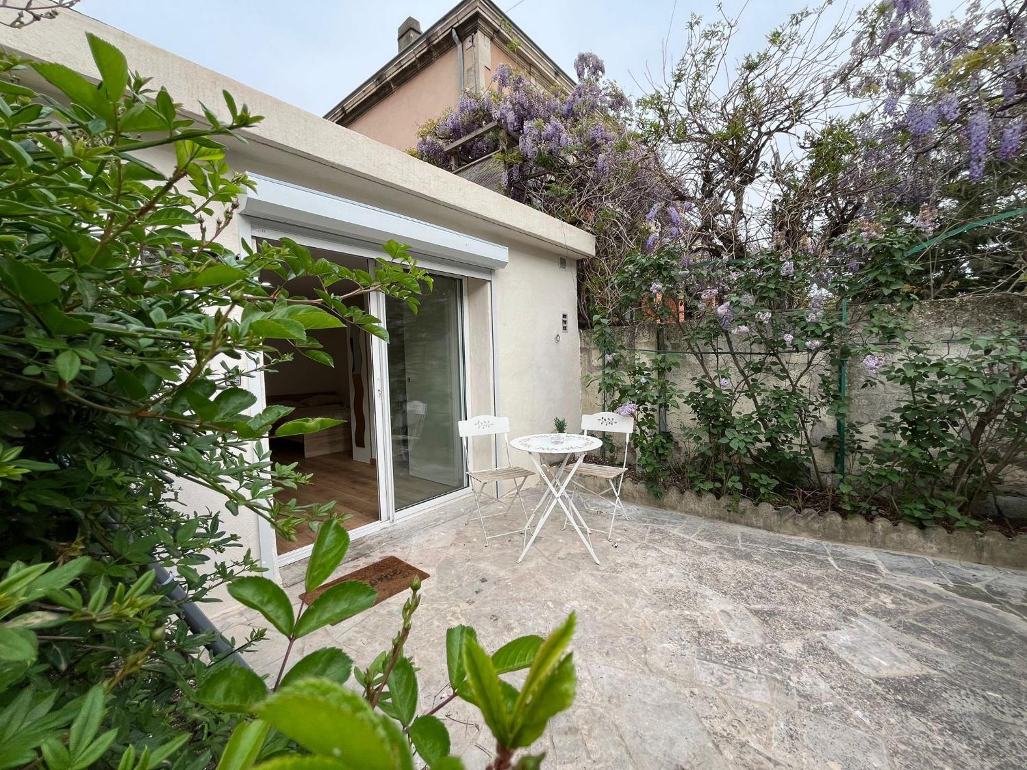 Studio Avec Clim Et Terrasse Proche Du Centre Ville D'อาวีญง ภายนอก รูปภาพ