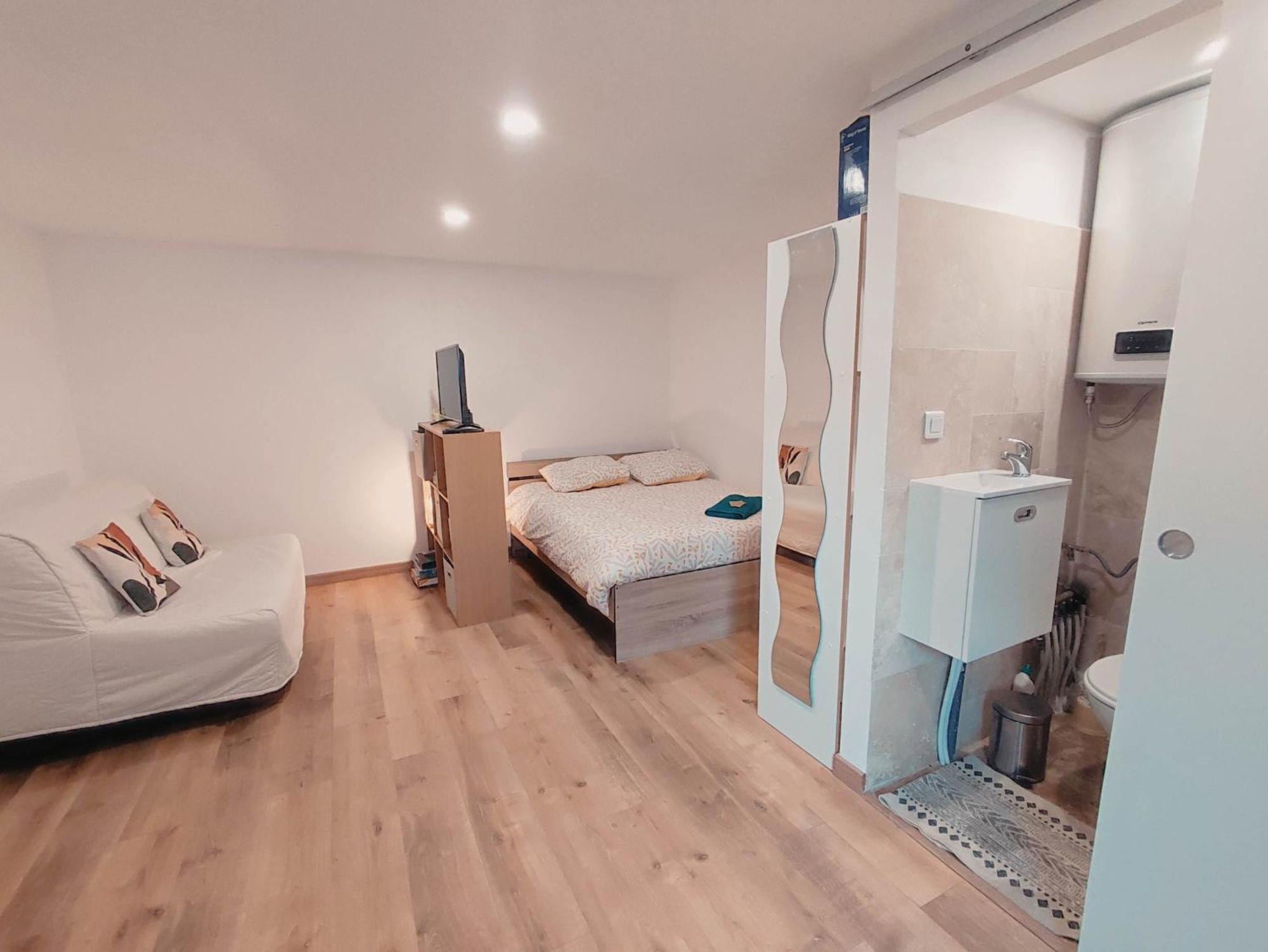 Studio Avec Clim Et Terrasse Proche Du Centre Ville D'อาวีญง ห้อง รูปภาพ